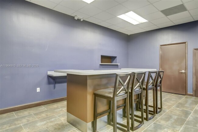 Building Photo - 3375 N Country Club Dr