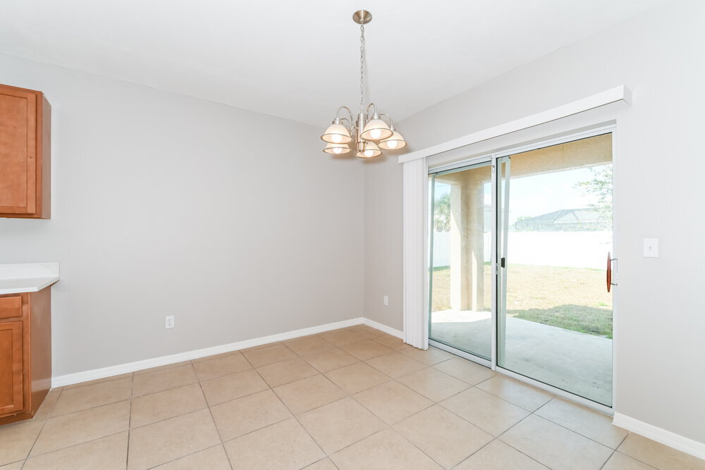 Building Photo - 4406 SW 15th Ave