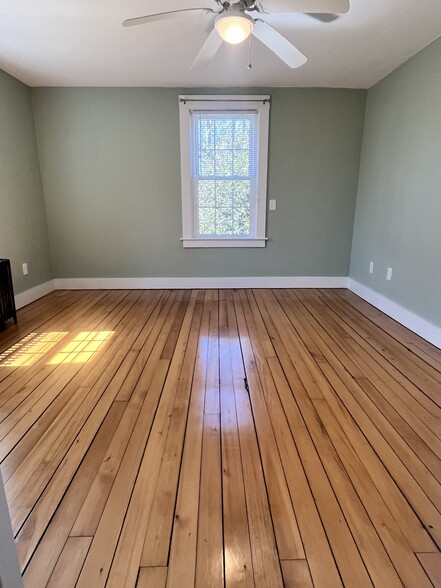 Building Photo - 275 McCorrie Ln