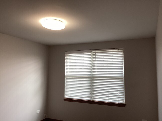 Building Photo - 27450 W Fawn Lake Ct