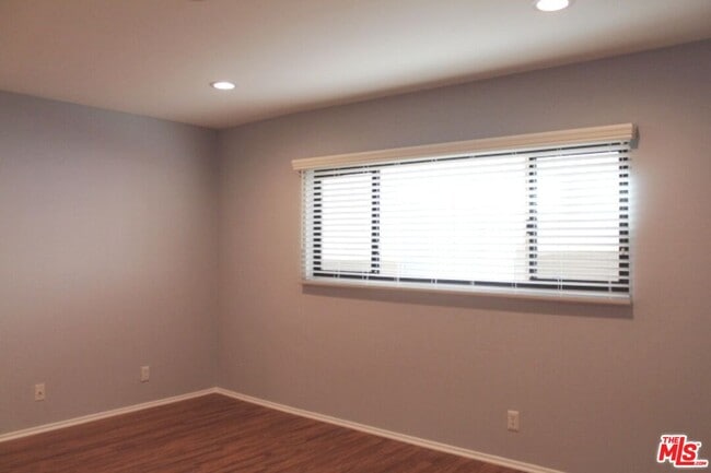 Building Photo - 2349 S Bentley Ave