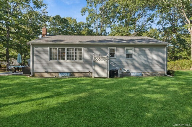 Building Photo - 4 Arbor Ln