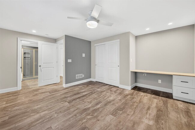 Building Photo - 15 Country Trail Ct