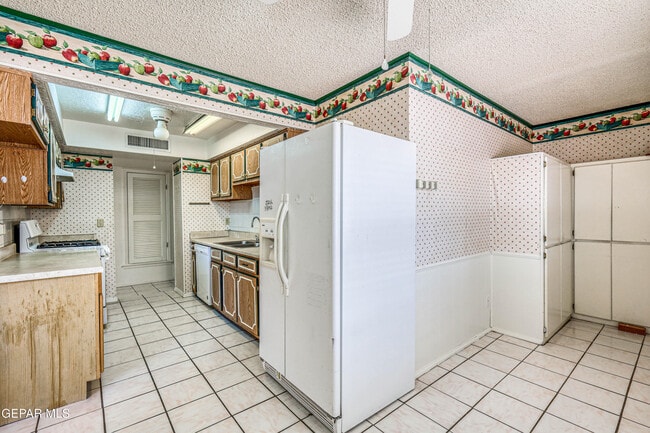 Building Photo - 3008 Gaston Dr