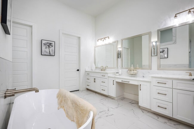 Building Photo - 846 Maximino Ridge Rd.