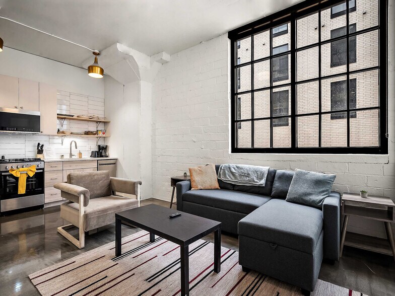 Primary Photo - 608 N 3rd Ave