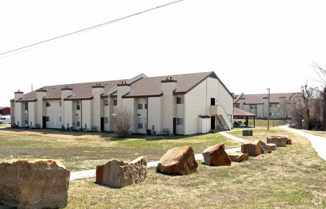 Building Photo - Quail Creek Villas