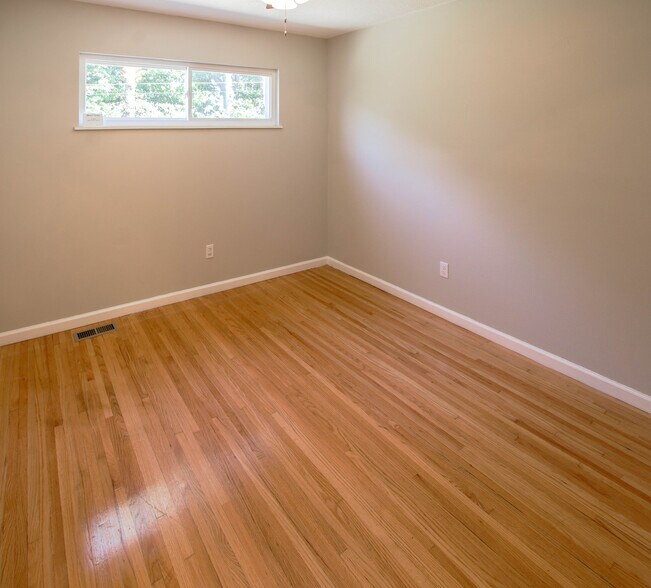 Building Photo - 8801 Chisholm Ct
