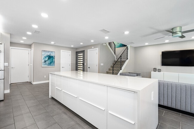 Building Photo - 2938 Sea Oats Cir