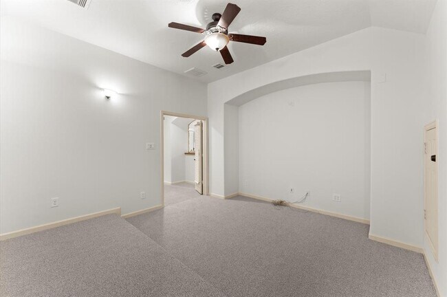 Building Photo - 3 N Beech Springs Cir