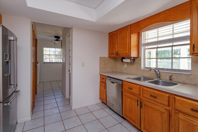 Building Photo - Updated 4-Bedroom Longwood Rental with Pool & Lawn Care Included – Move-In Ready