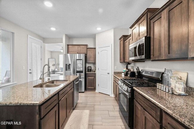 Building Photo - 14947 Pebble Hills Blvd
