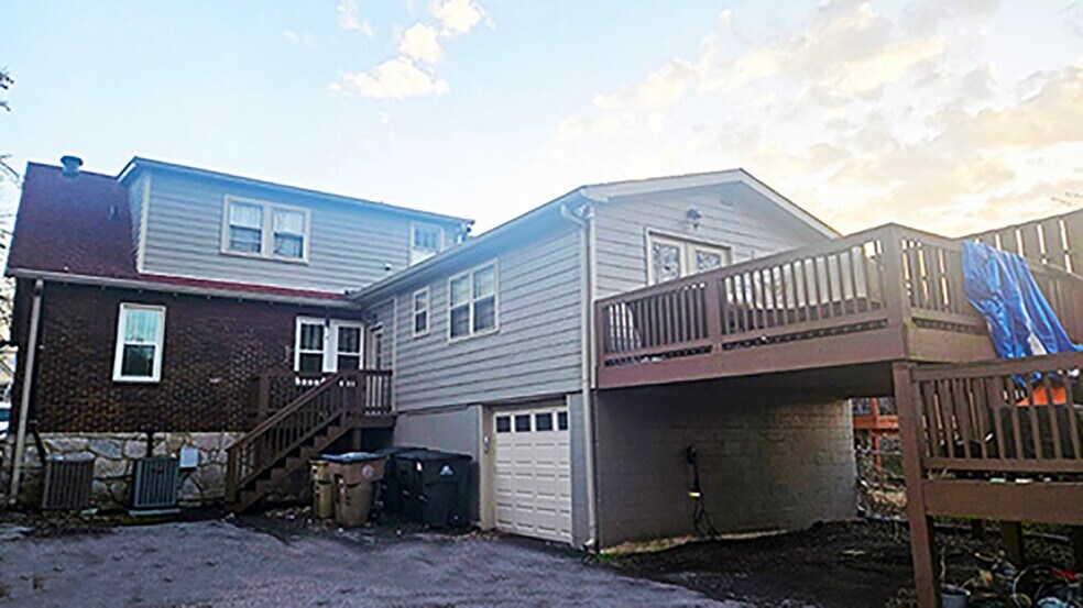 Building Photo - 2610 Woodlawn Dr
