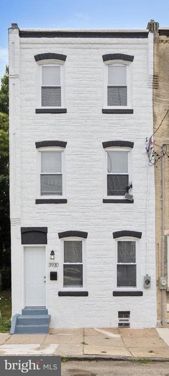 Primary Photo - 3930 Parrish St