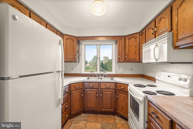 Building Photo - 318 Evergreen Mills Rd