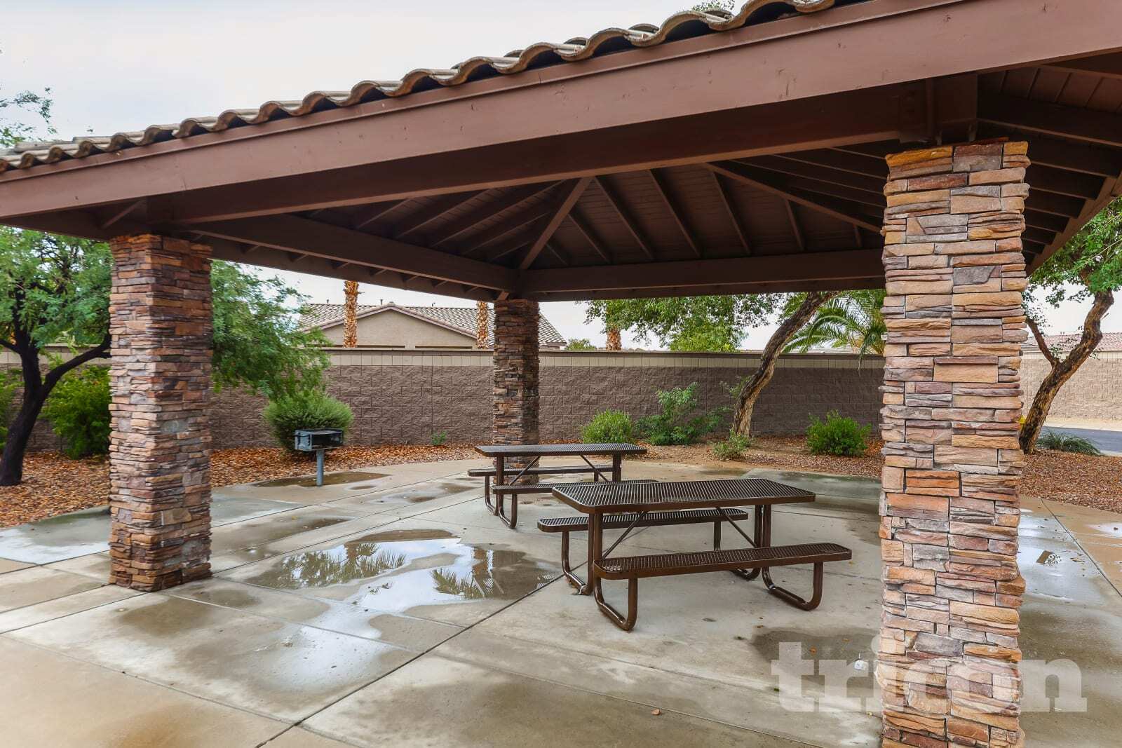 Building Photo - 31026 W Earll Dr