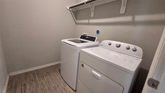 Building Photo - 803 Cypress Smt Rd