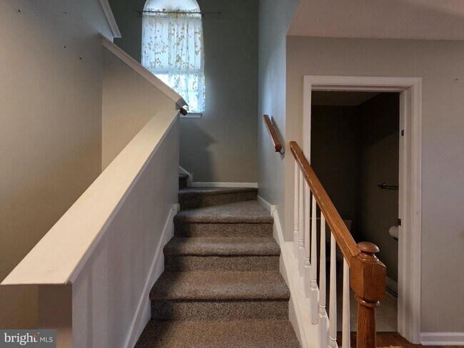 Building Photo - 347 Glenn Rose Cir