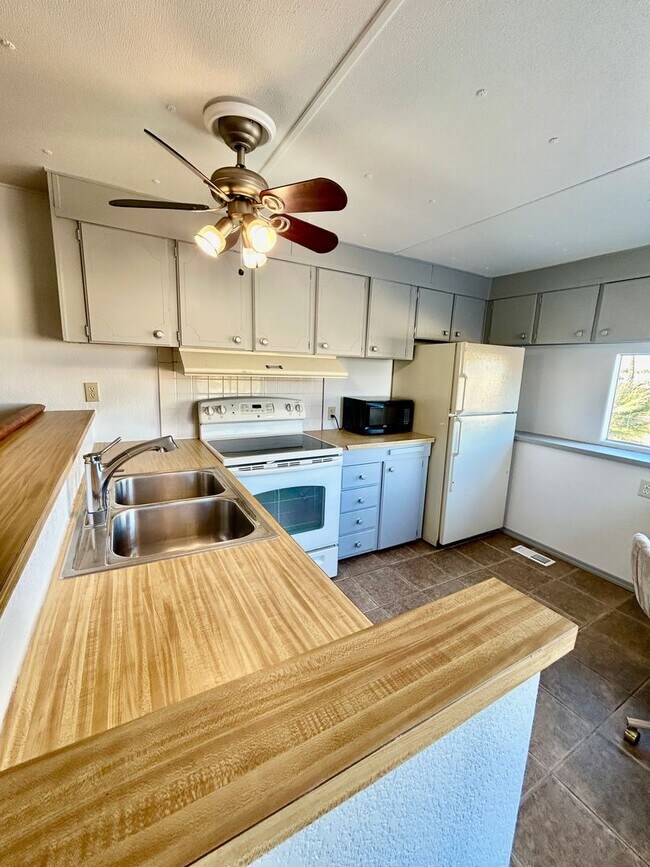 Building Photo - TWO HOMES ON ONE PROPERTY!