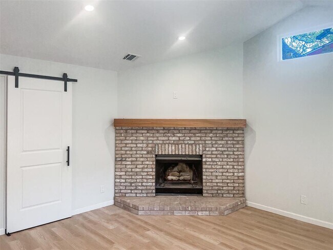 Building Photo - 7736 Croftwood Dr