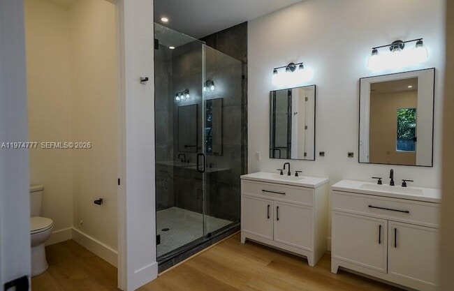 Building Photo - 112 NW 24th Ct