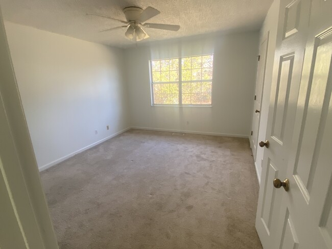 Master bedroom - 1464 Waynesboro Ln