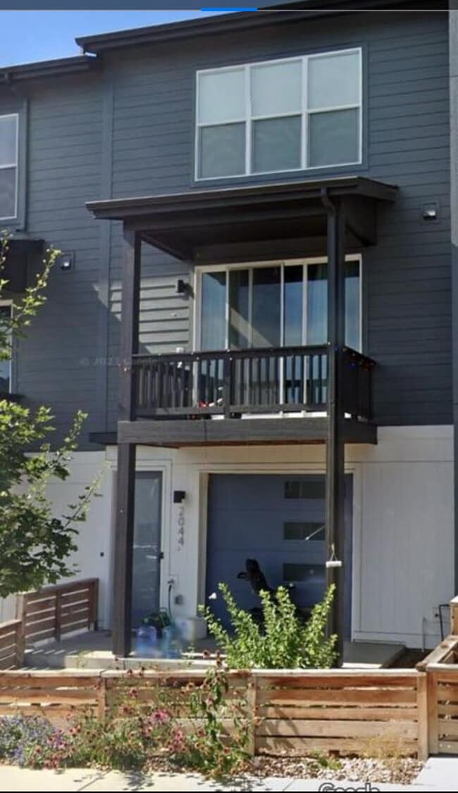 Building Photo - 2044 Alcott Way