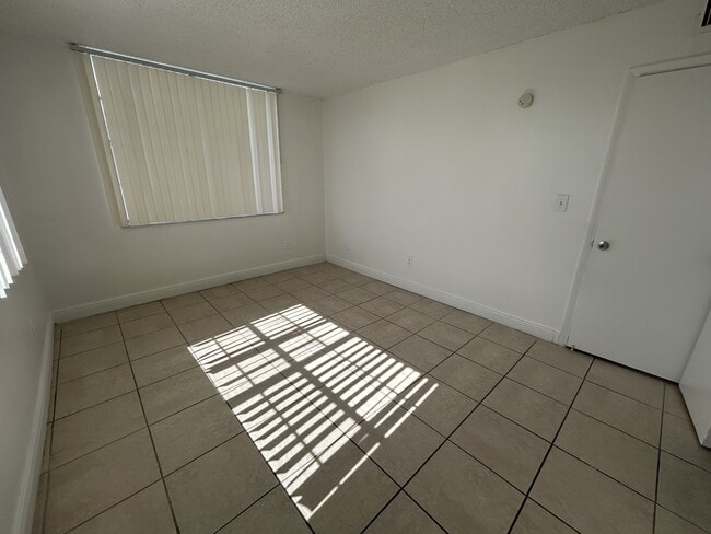 Building Photo - 488 NW 165th St