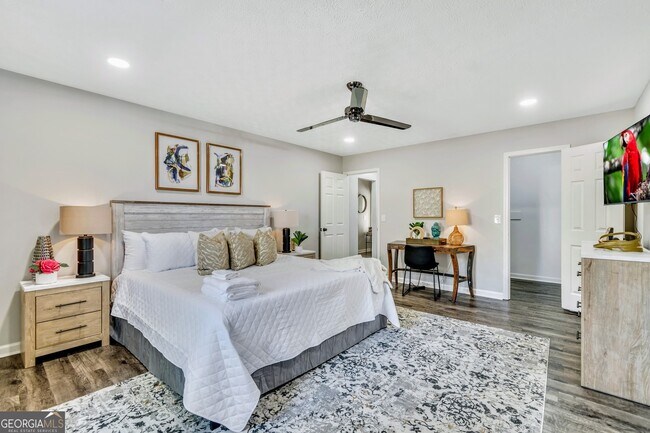 Building Photo - 10960 Morning Dove Dr