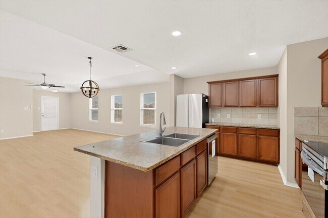 Building Photo - 1406 Cedar Hollow Dr