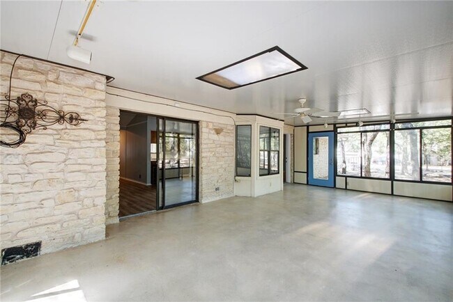 Building Photo - 308 Sequoia Trail
