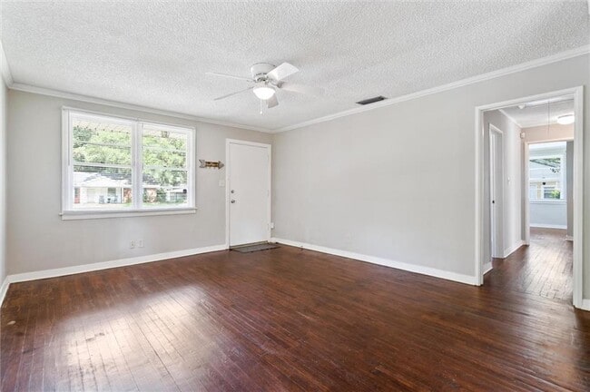 Building Photo - 164 June St