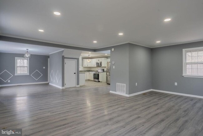Building Photo - 3140 Basford Rd
