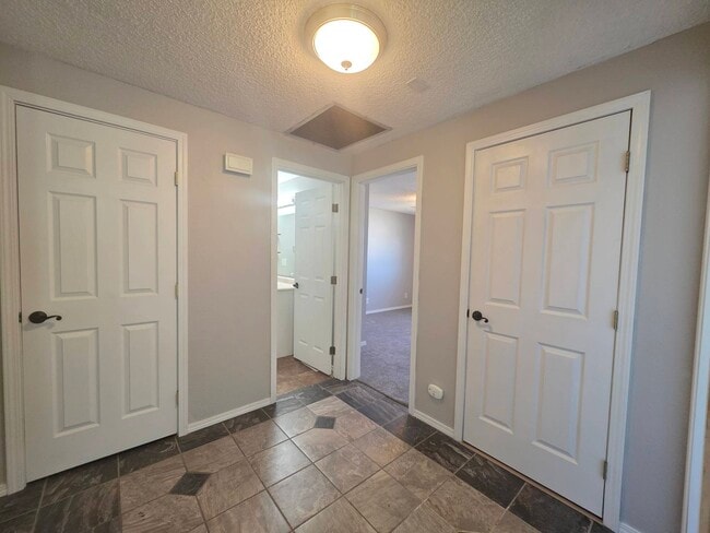 Building Photo - 7113 W Arrowhead Ave