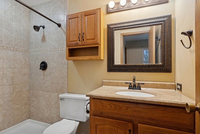 Building Photo - 145 Knightsbridge Dr