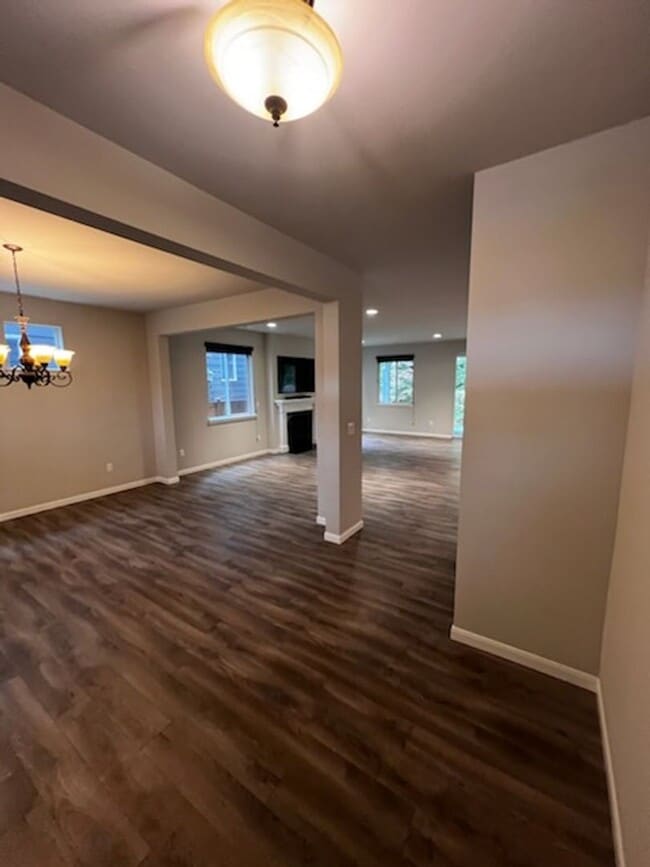 Building Photo - 5 Bedroom plus a Bonus Room in Gig Harbor