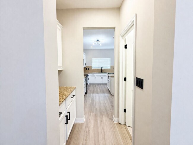 Building Photo - 12881 Clydesdale Dr