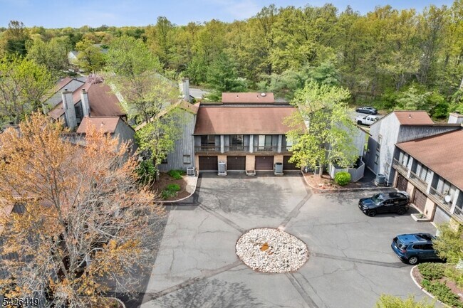 Building Photo - 257 Gemini Dr