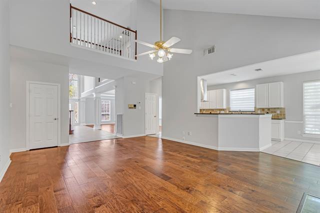 Building Photo - 4001 Mayflower Ln