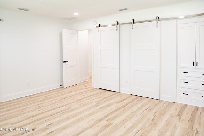Building Photo - 3165 Creighton Forest Dr
