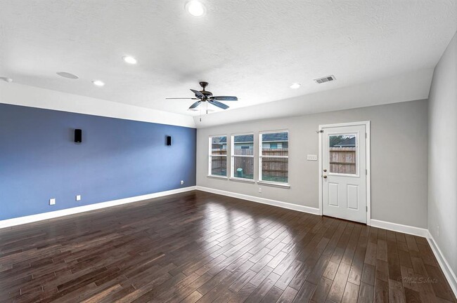Building Photo - 22435 Stamford Brook Ct