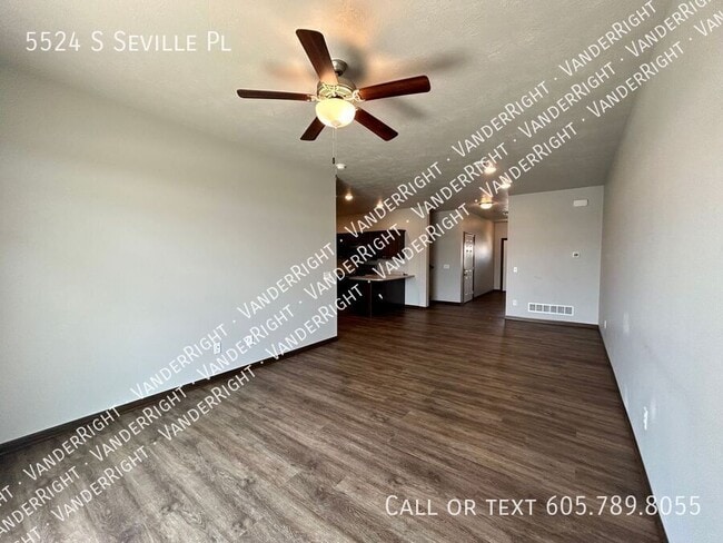 Building Photo - 5524 Seville Pl