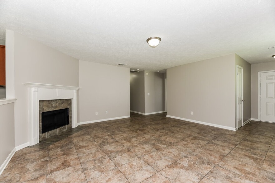 Building Photo - 1104 Modesto Ct