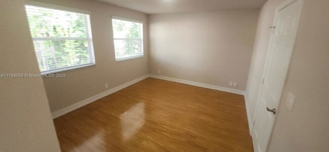 Building Photo - 765 Crystal Lake Dr