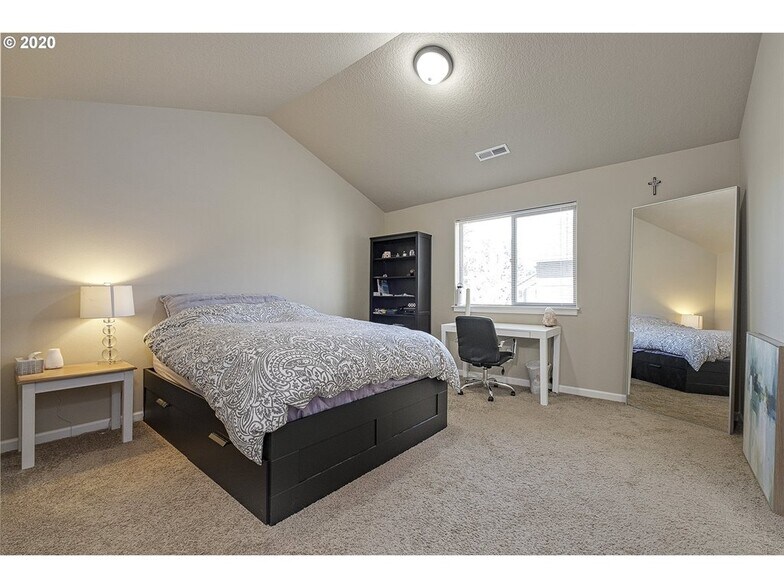 Building Photo - 2733 25th Ave