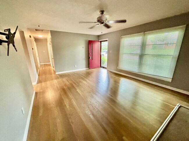 Building Photo - 3448 Dixiana Dr