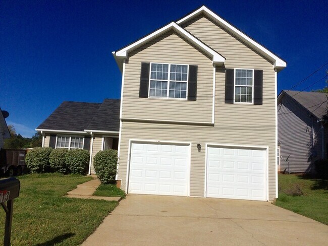Building Photo - 713 Asbury Way