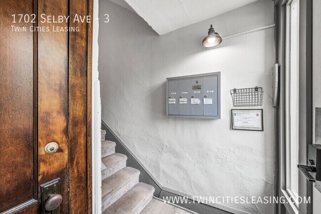 Building Photo - 1702 Selby Ave