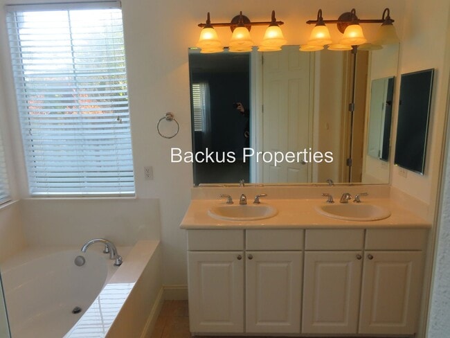 Building Photo - Beautiful Seaside Highlands Home