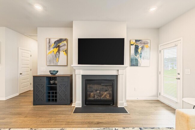Building Photo - 5822 Whitebark Dr